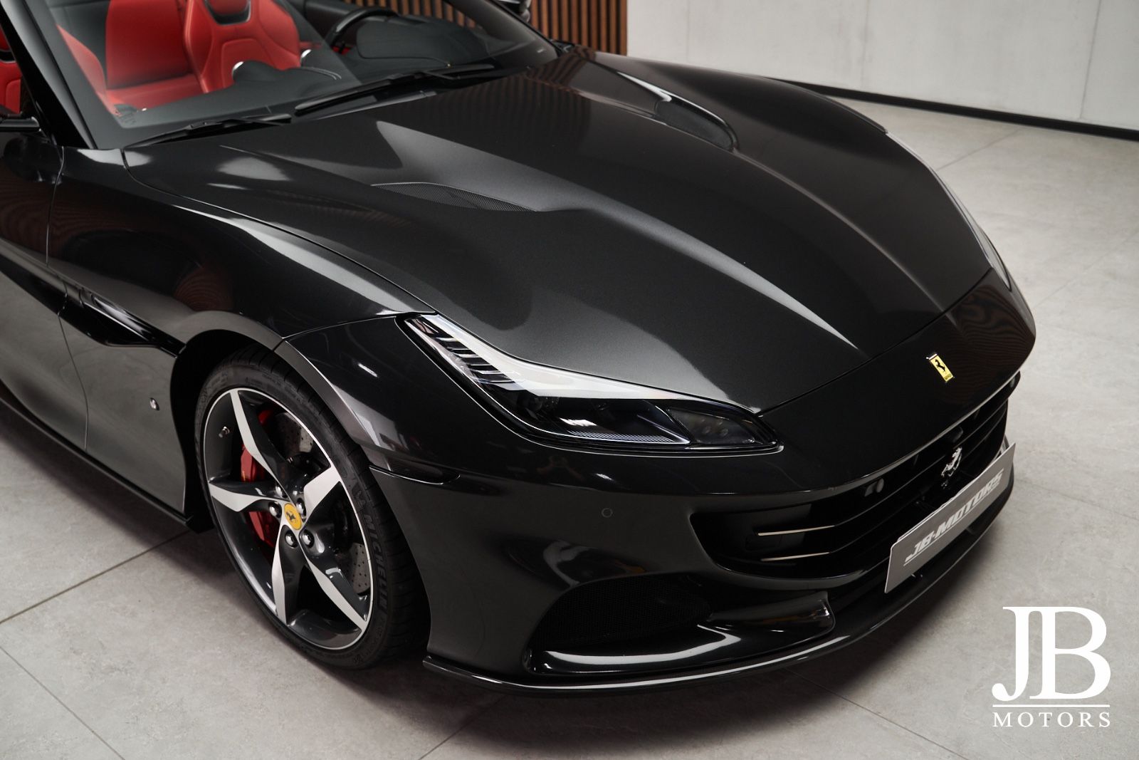 Fahrzeugabbildung Ferrari Portofino M Carbon LED JBL Surround Magneride