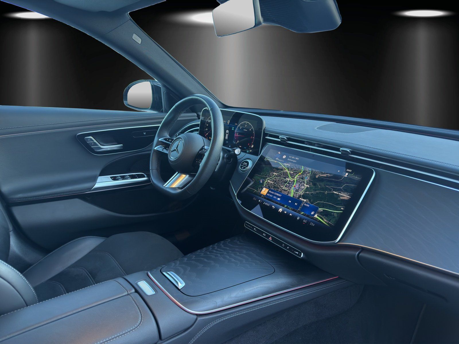 Fahrzeugabbildung Mercedes-Benz E 220 d 4M T AMG Advanced AHK KeyGo DISTRO Night