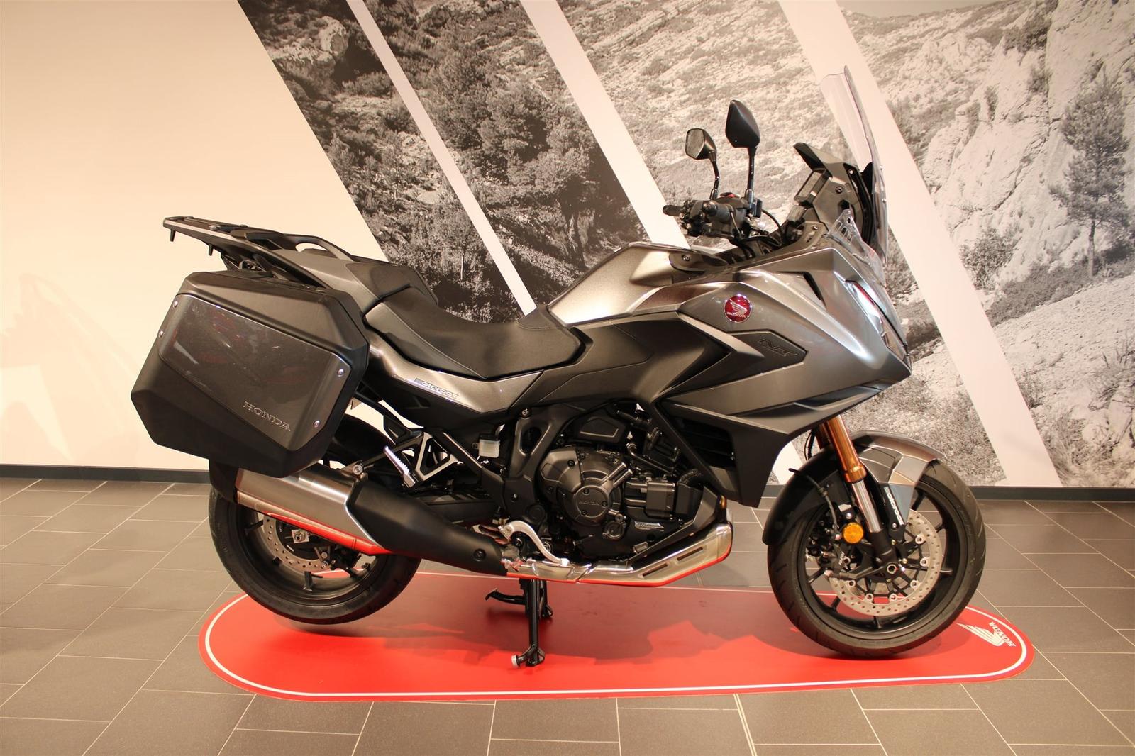 Honda NT1100 DCT Electronic Suspension Weitere