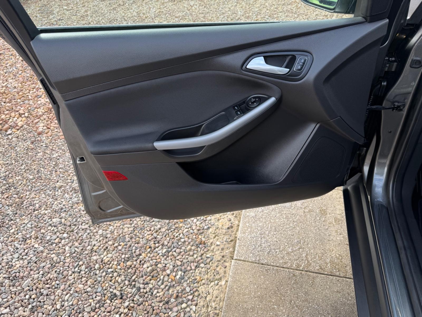 Ford Focus Turnier Sport Sportsitze Sport Lenkrad