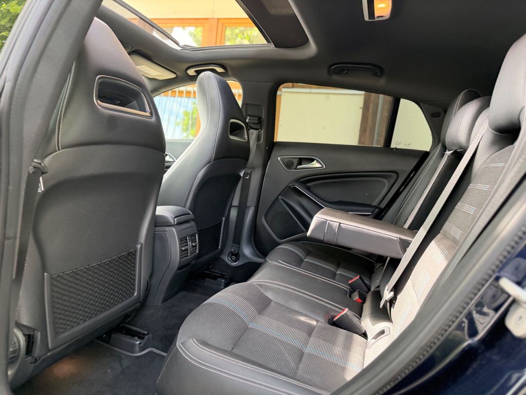 MERCEDES-BENZ CLA 220 4MATIC/SB/PANO/DISTRONIC+ MERCEDES-BENZ CLA 220 4MATIC/SB/PANO/DISTRONIC+