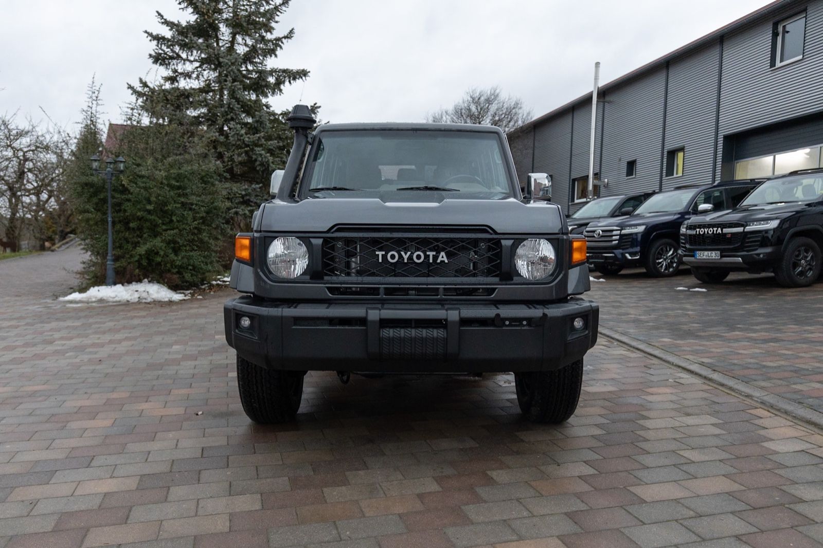 Toyota Land Cruiser GRJ 76 VX LIM+ Facelift 2025 imagem 3