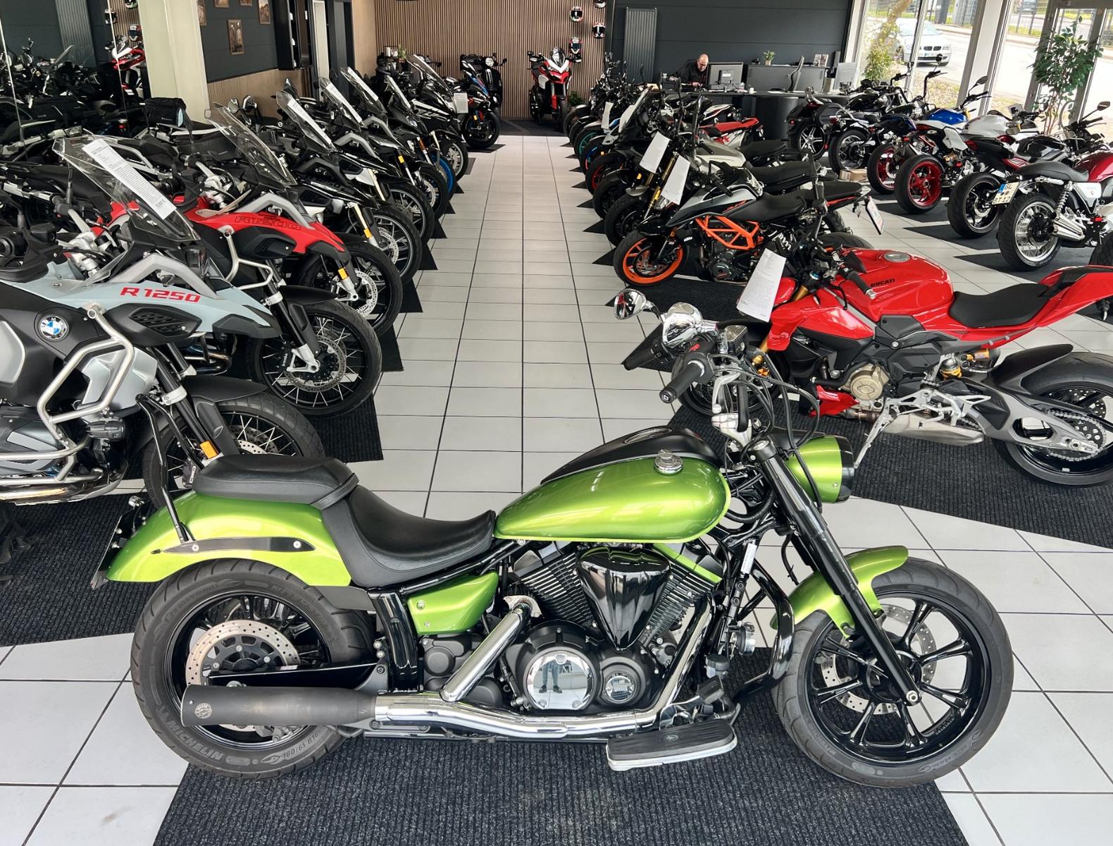 Yamaha XVS 950 Midnight Star