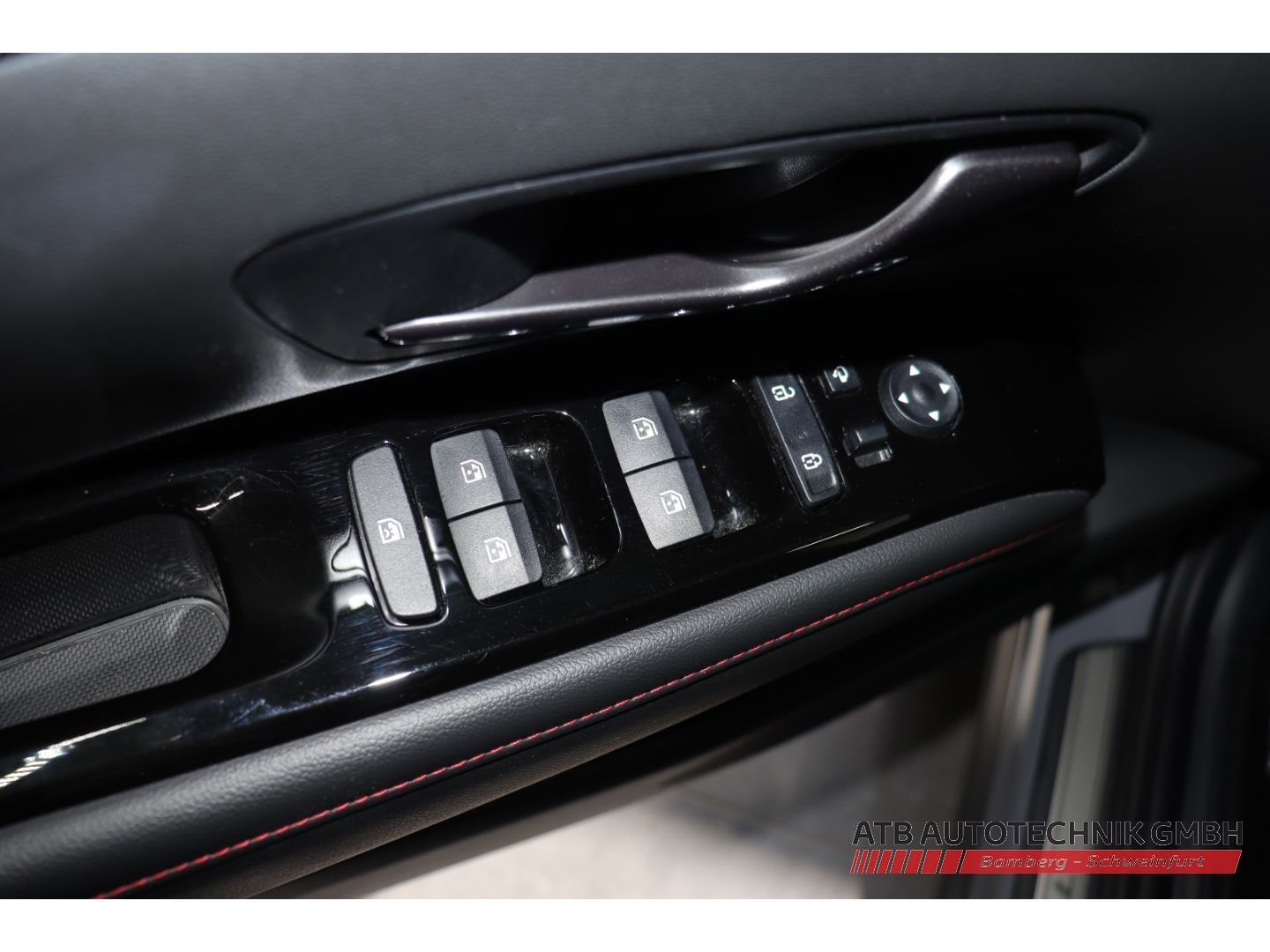 Fahrzeugabbildung Hyundai Tucson N-Line 1.6 T-GDi PHEV 4WD 98% SOH El. Pan
