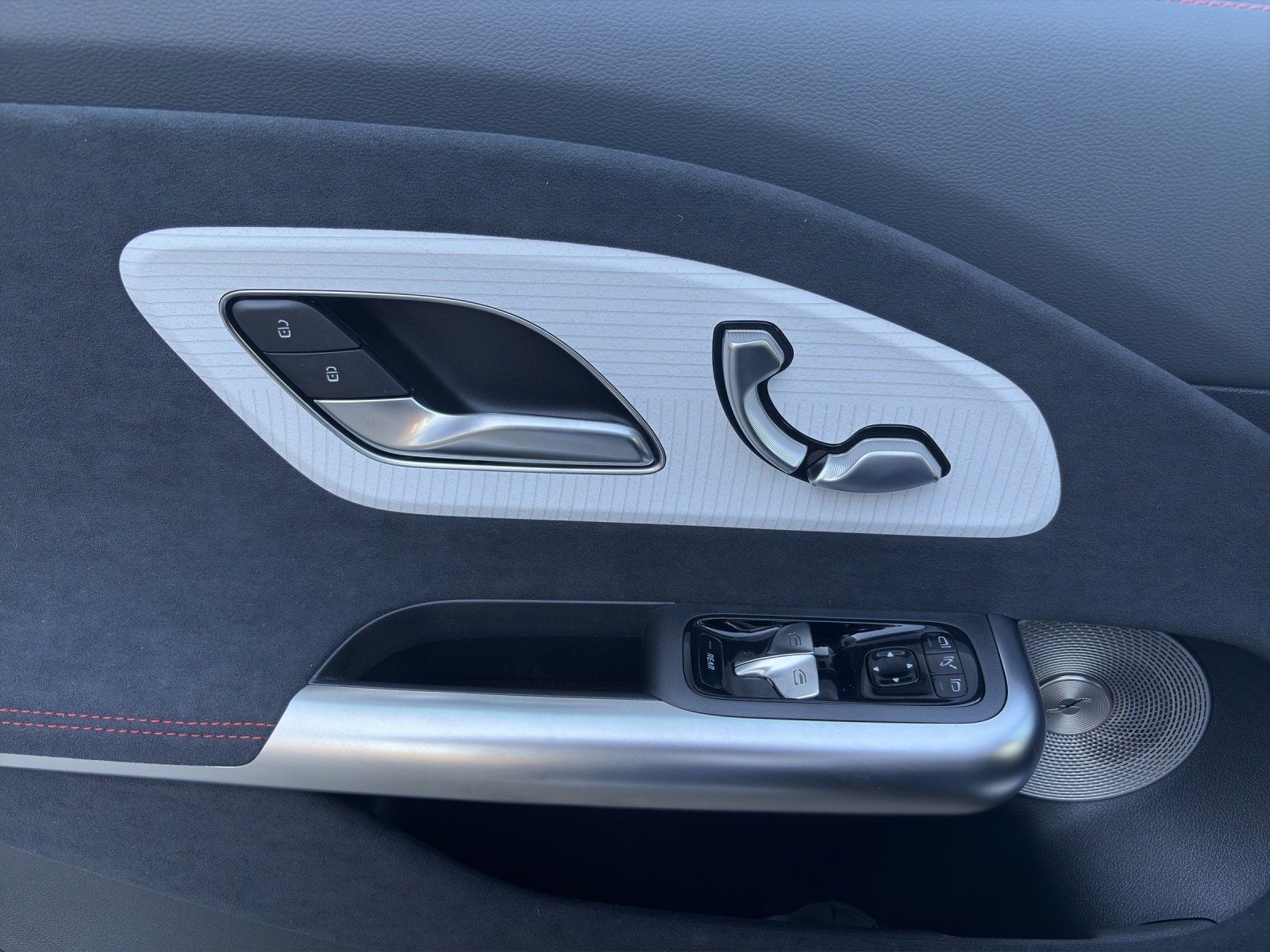 Fahrzeugabbildung Mercedes-Benz CLA 220 AMG HeadUp PANO Burmester KeyGo 360 MLED