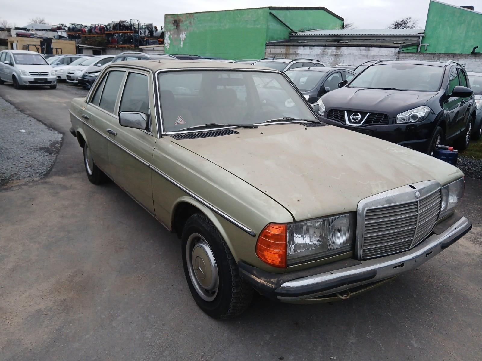 Mercedes-Benz 230