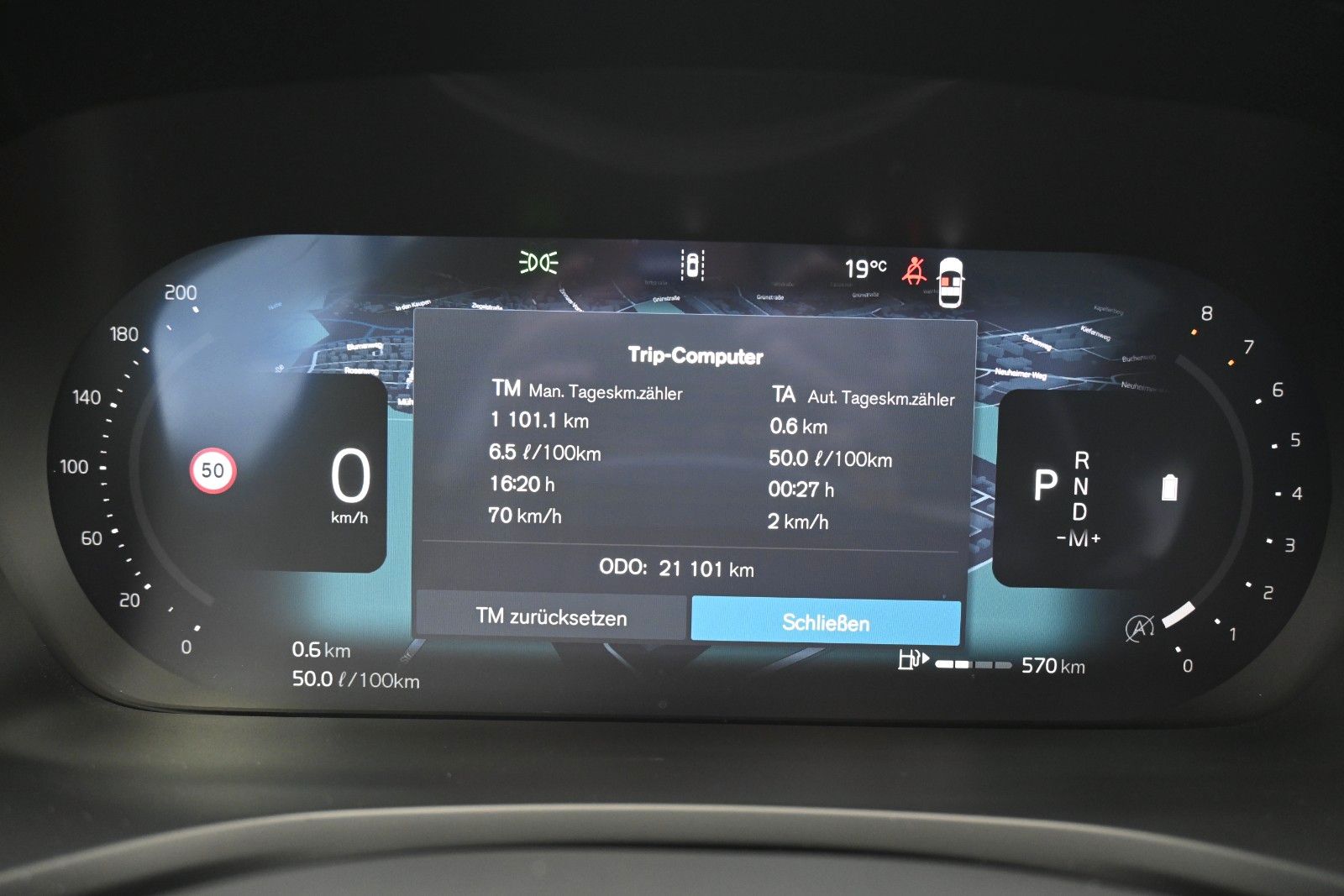Fahrzeugabbildung Volvo V60 B4 DKG Plus Dark*HuD*PANO*360°*ACC