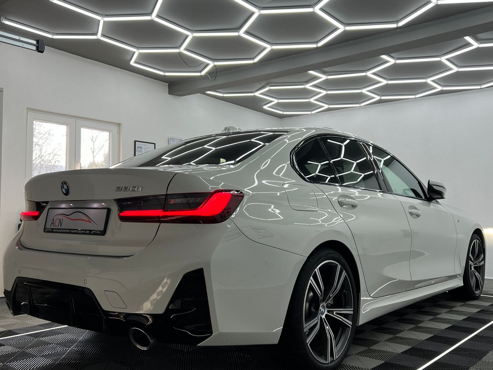 Fahrzeugabbildung BMW 330 i M Sport Lim./FACELIFT/CURVED DISPLAY/DE FZ