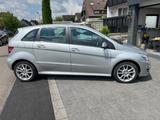 Mercedes-Benz B 200 - - Mercedes-Benz B 200 aus 2011