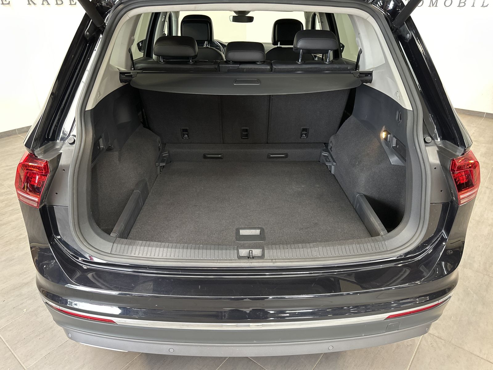 Fahrzeugabbildung Volkswagen Tiguan Allspace 2.0 TDI DSG HL 4M DSG NAV+LED+AC