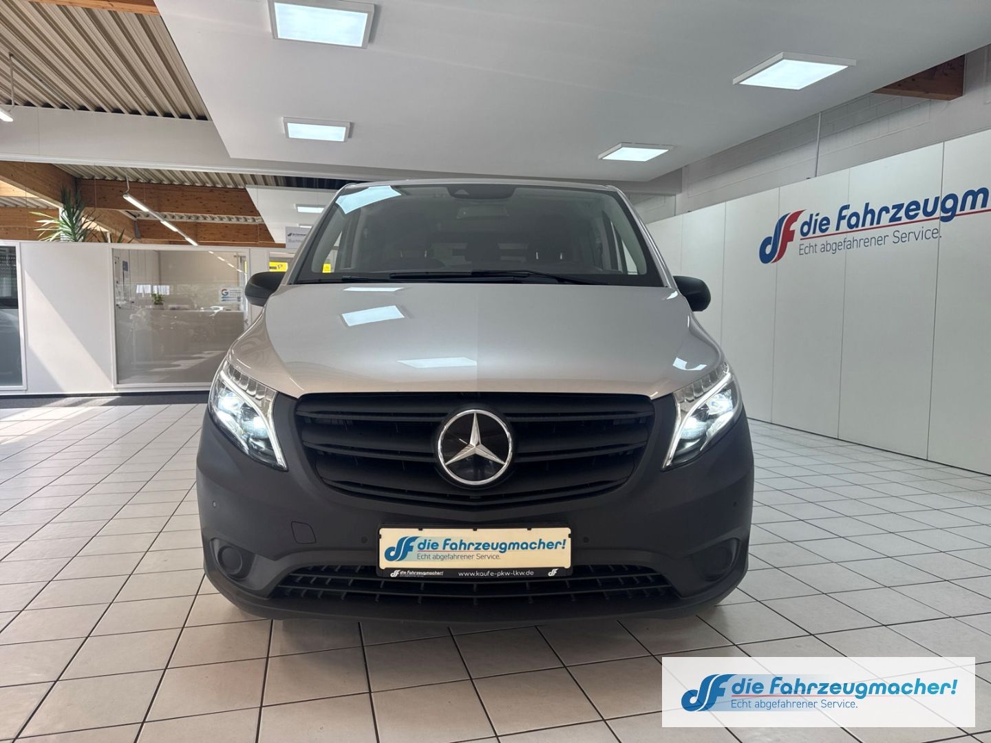 Fahrzeugabbildung Mercedes-Benz Vito Tourer 119 CDI 4x4 lang Navi LED Blendfrei