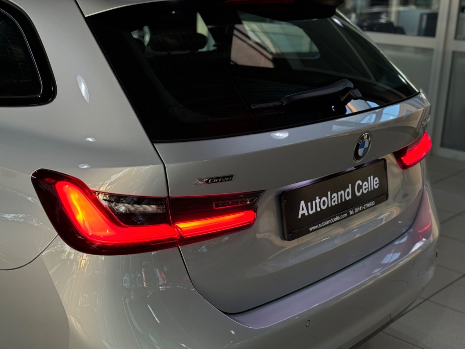 Fahrzeugabbildung BMW 320e xD Sport Line ACC Komfort HUD 360°Laser DAB