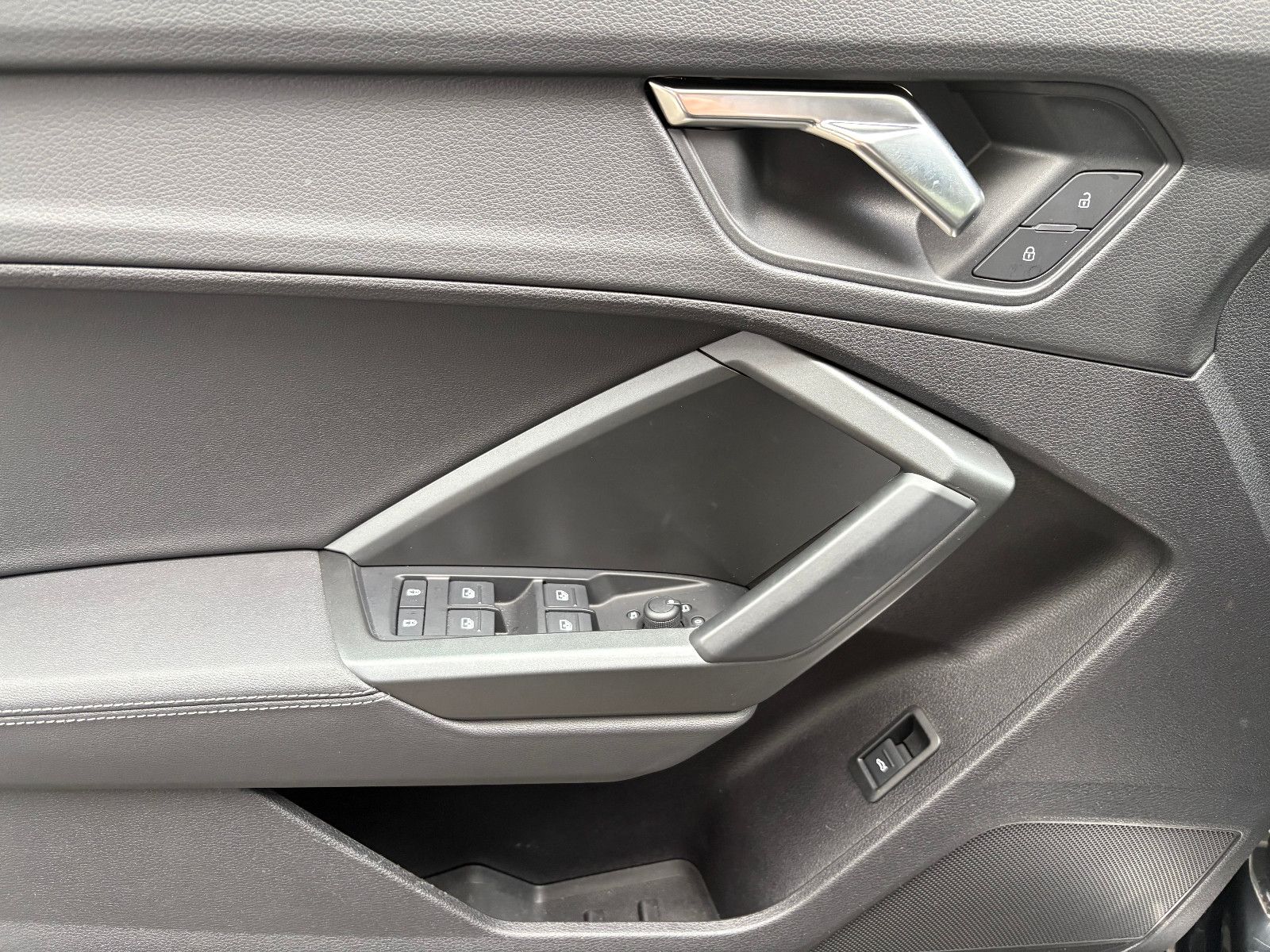 Fahrzeugabbildung Audi Q3 Sportback 35 TDI/S-LINE/BLACK-EDIT/LED/KAMERA