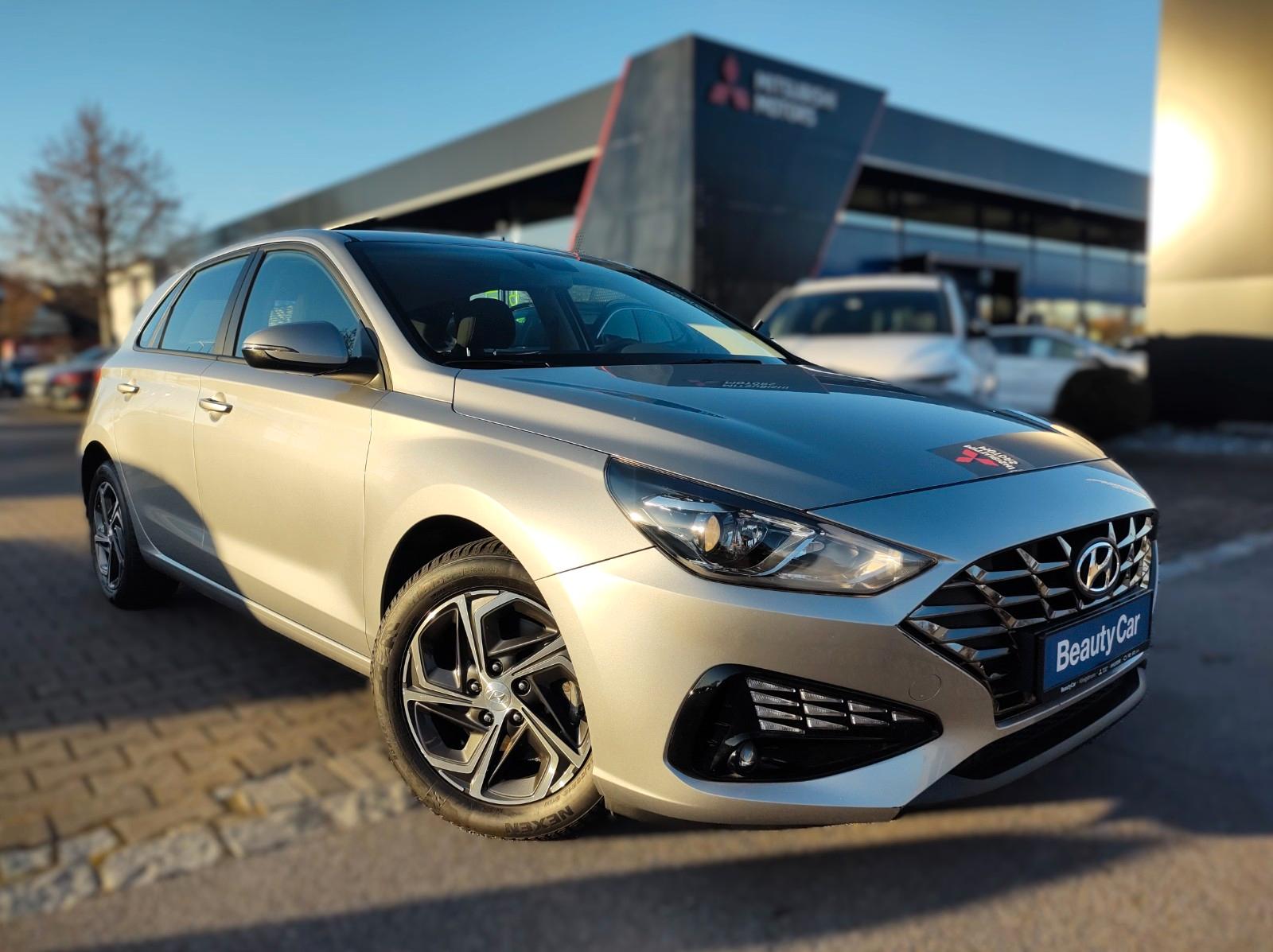 Hyundai i30 1.0 T-GDI DCT *NAVI*KAMERA*SHZ*LHZ*