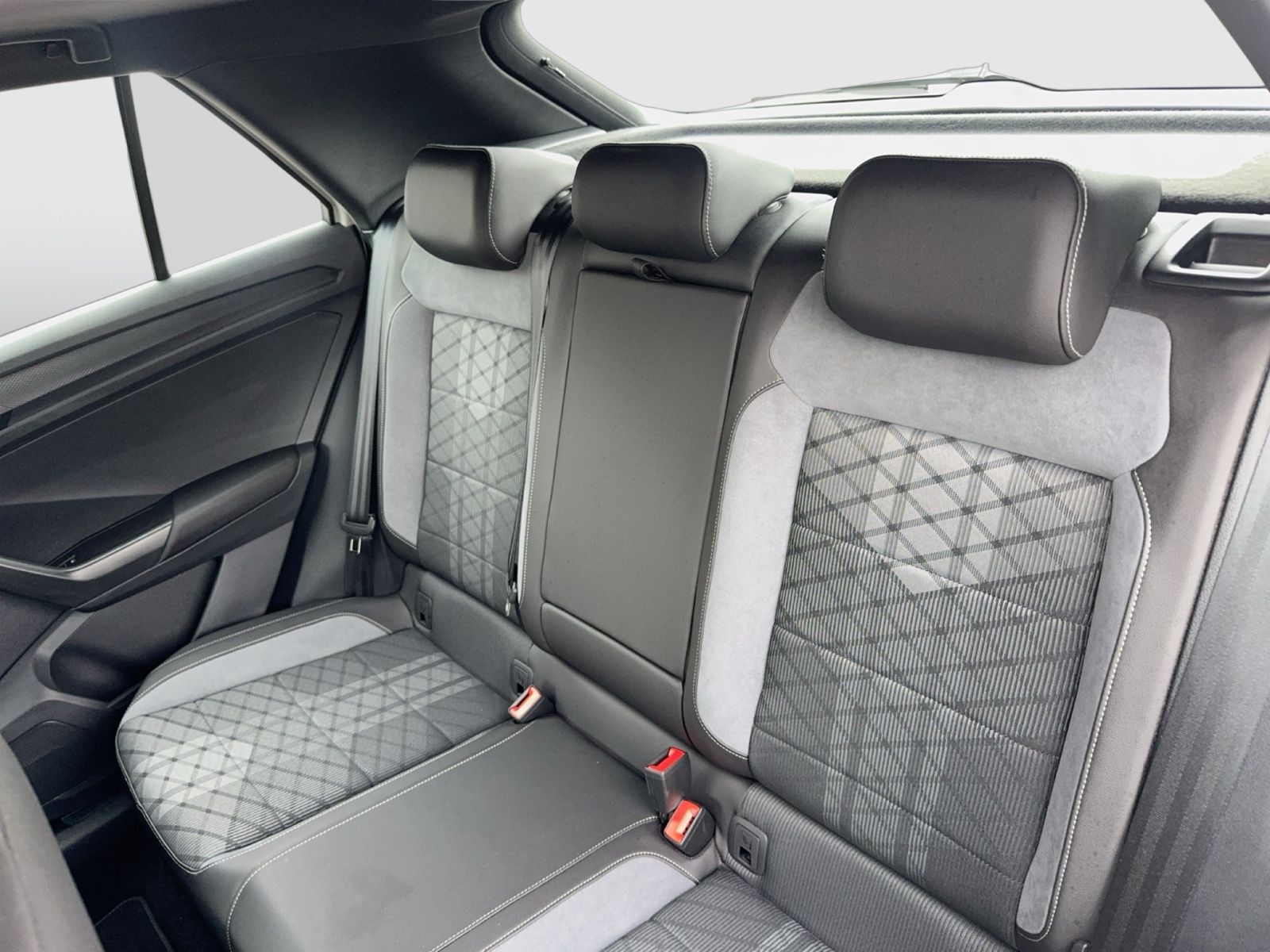 Volkswagen T-Roc - Bild 13