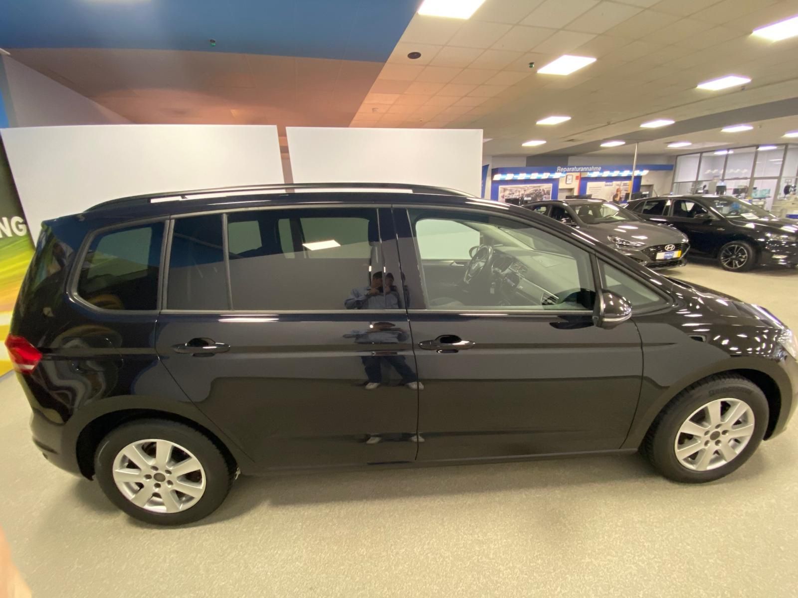 Fahrzeugabbildung Volkswagen Touran 1.4 TSI  Comfortline BMT/Star+ACC+3ZKLIMA