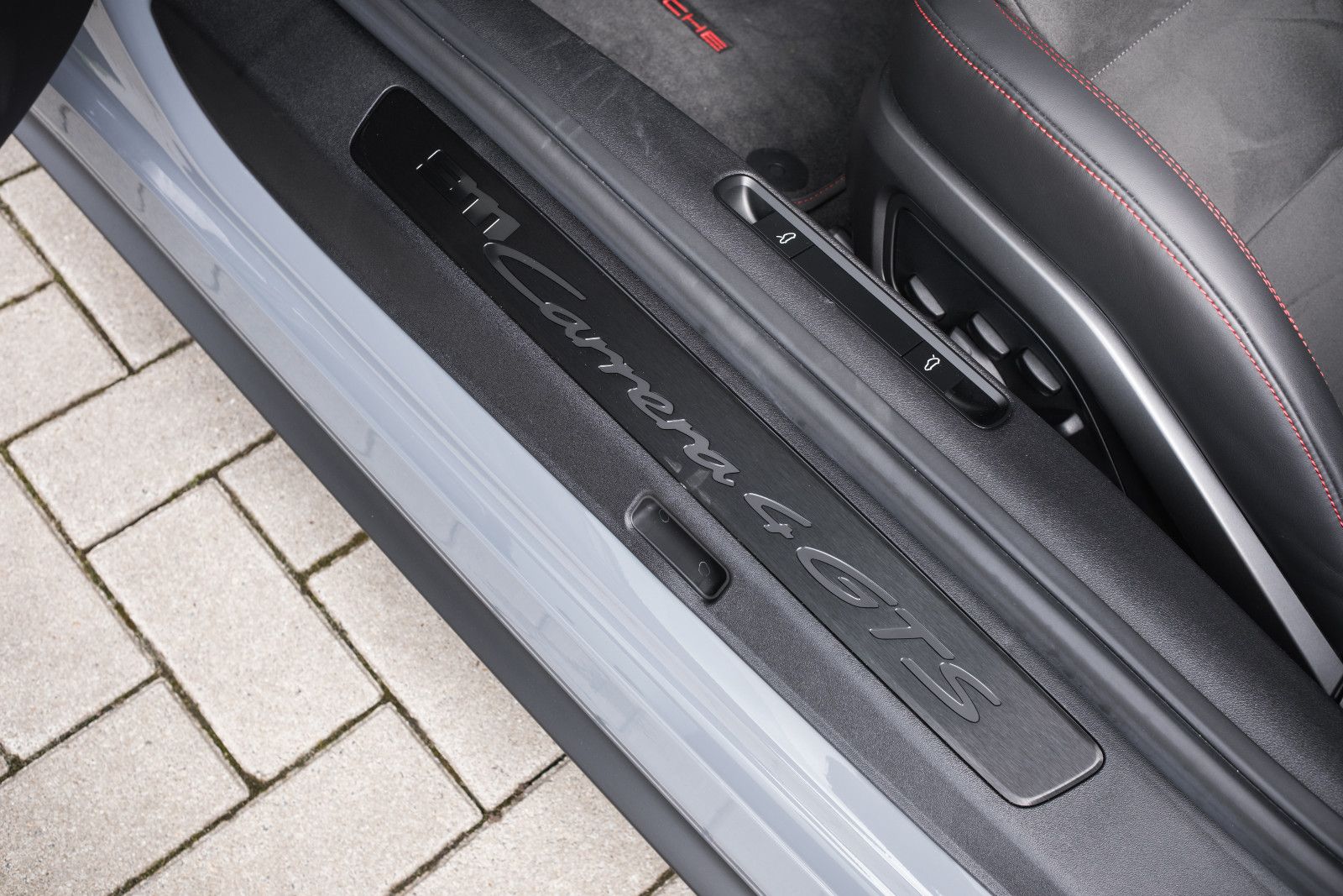 Fahrzeugabbildung Porsche 911/992.1 GTS 4 -18Wege-INNO-360-HALenkung-LED