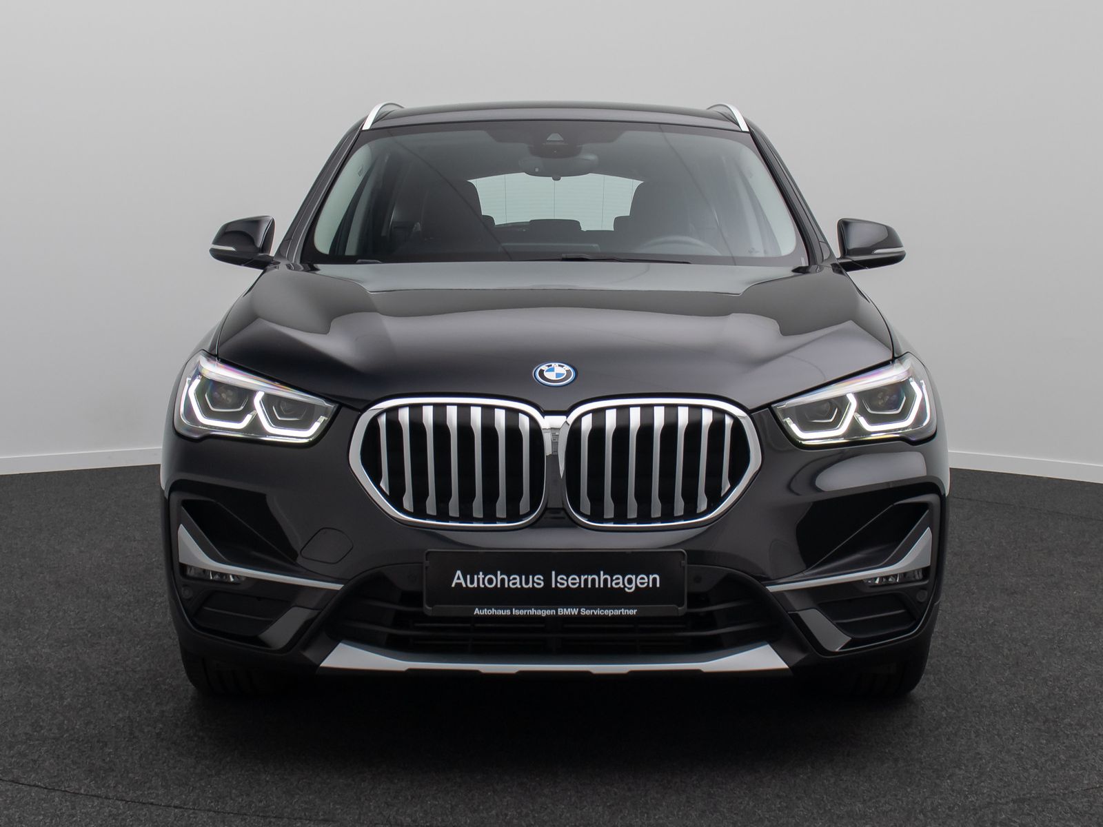 Fahrzeugabbildung BMW X1 xD25e xLine HUD DAB Parkassist Komfort Alarm
