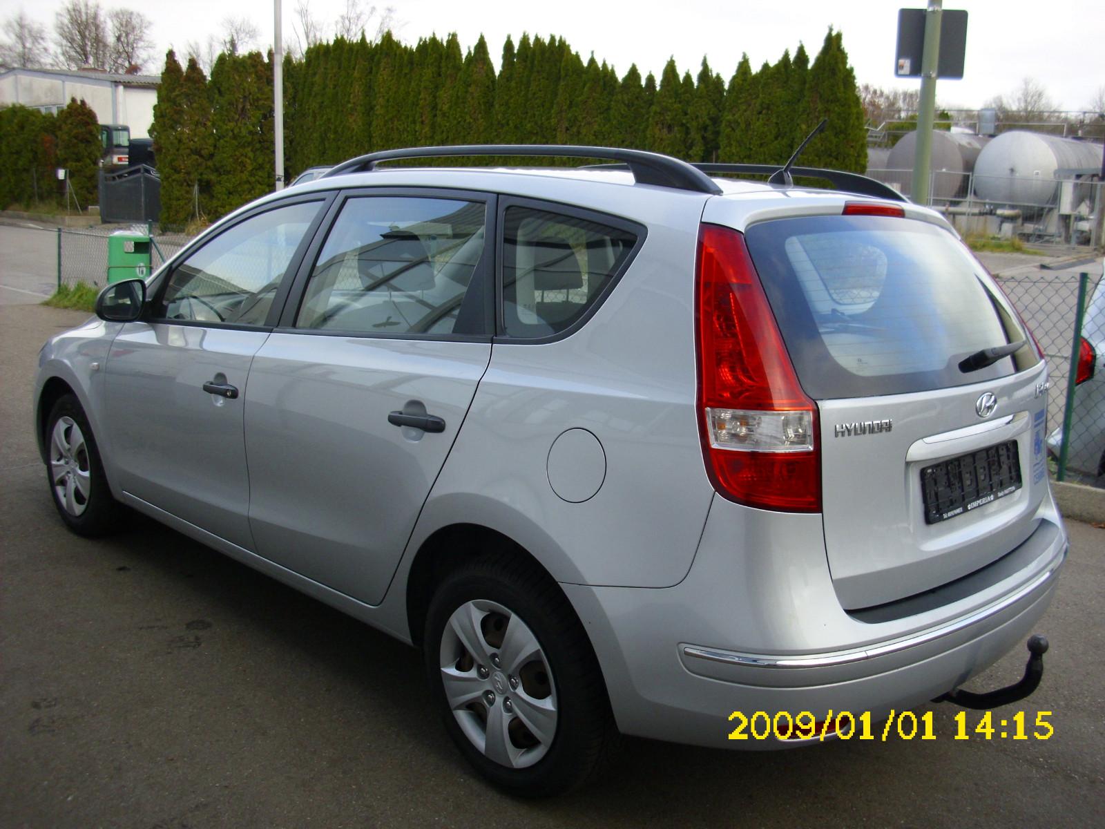 Hyundai i30 2009 — interior