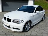 BMW 123 123d Coupe[KLIMAAUTOMATIK/SHZ/PDC] - weiße BMW 123