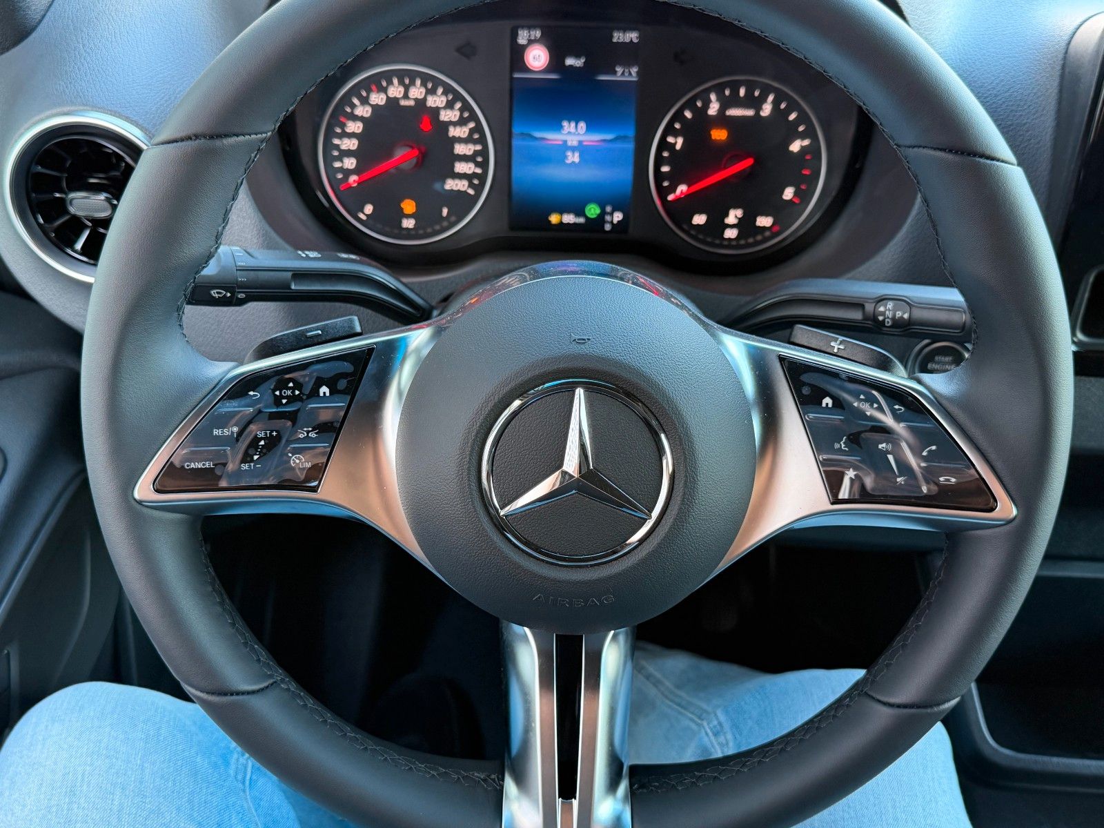 Fahrzeugabbildung Mercedes-Benz Sprinter 317 CDI 3665 9G Flach AHK3,5t DISTRONIC