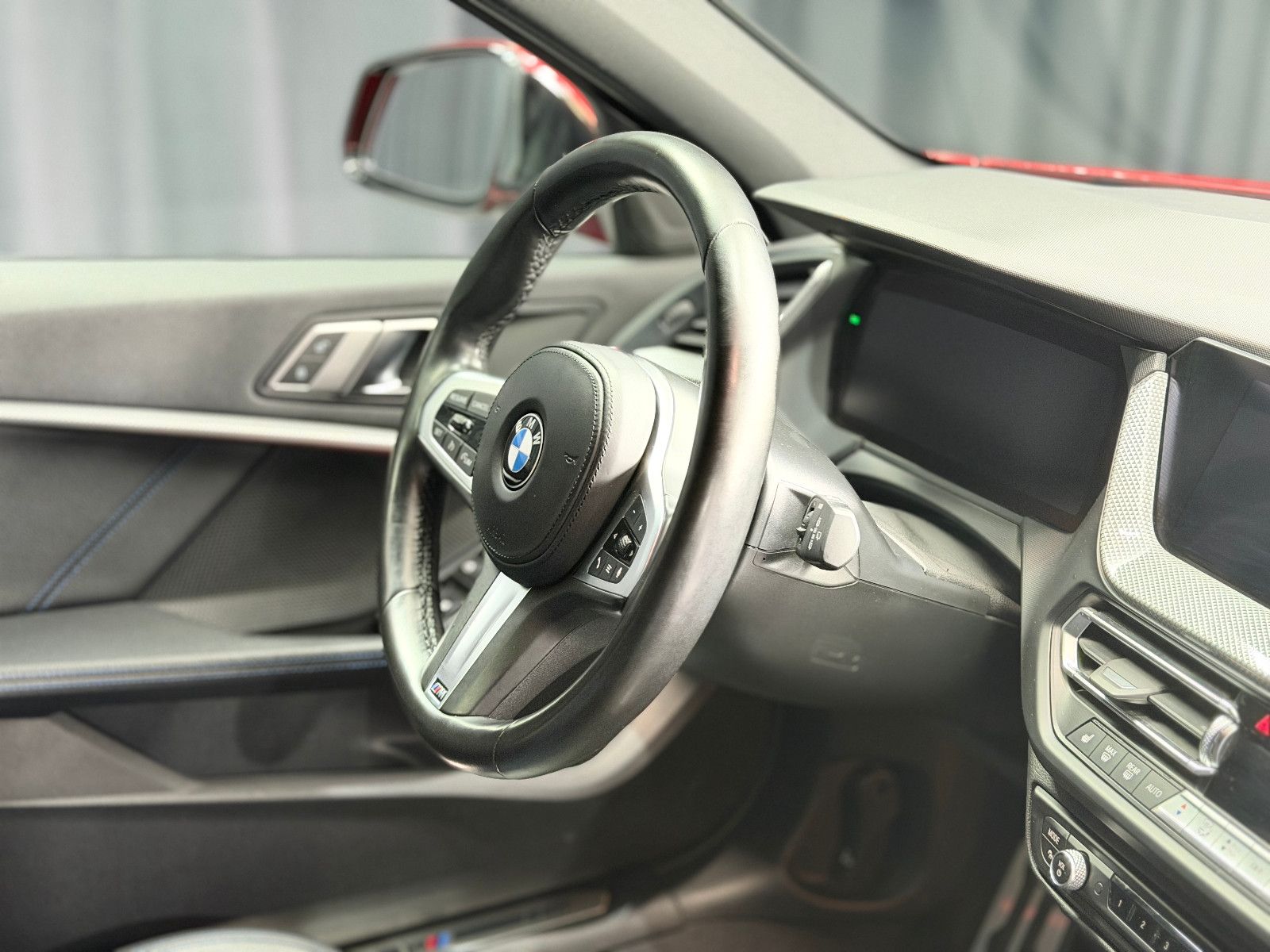 Fahrzeugabbildung BMW 118 d M Sport|HIFI|RF-CAM|DIG-TACHO|NAVI