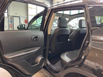 Nissan Qashqai 360 4X4 *PANORAMA*NAVI*TEILLEDER*