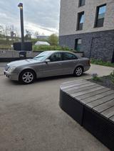 Mercedes-Benz E 220 CDI ELEGANCE - Mercedes-Benz E 220 aus 2004: Cdi