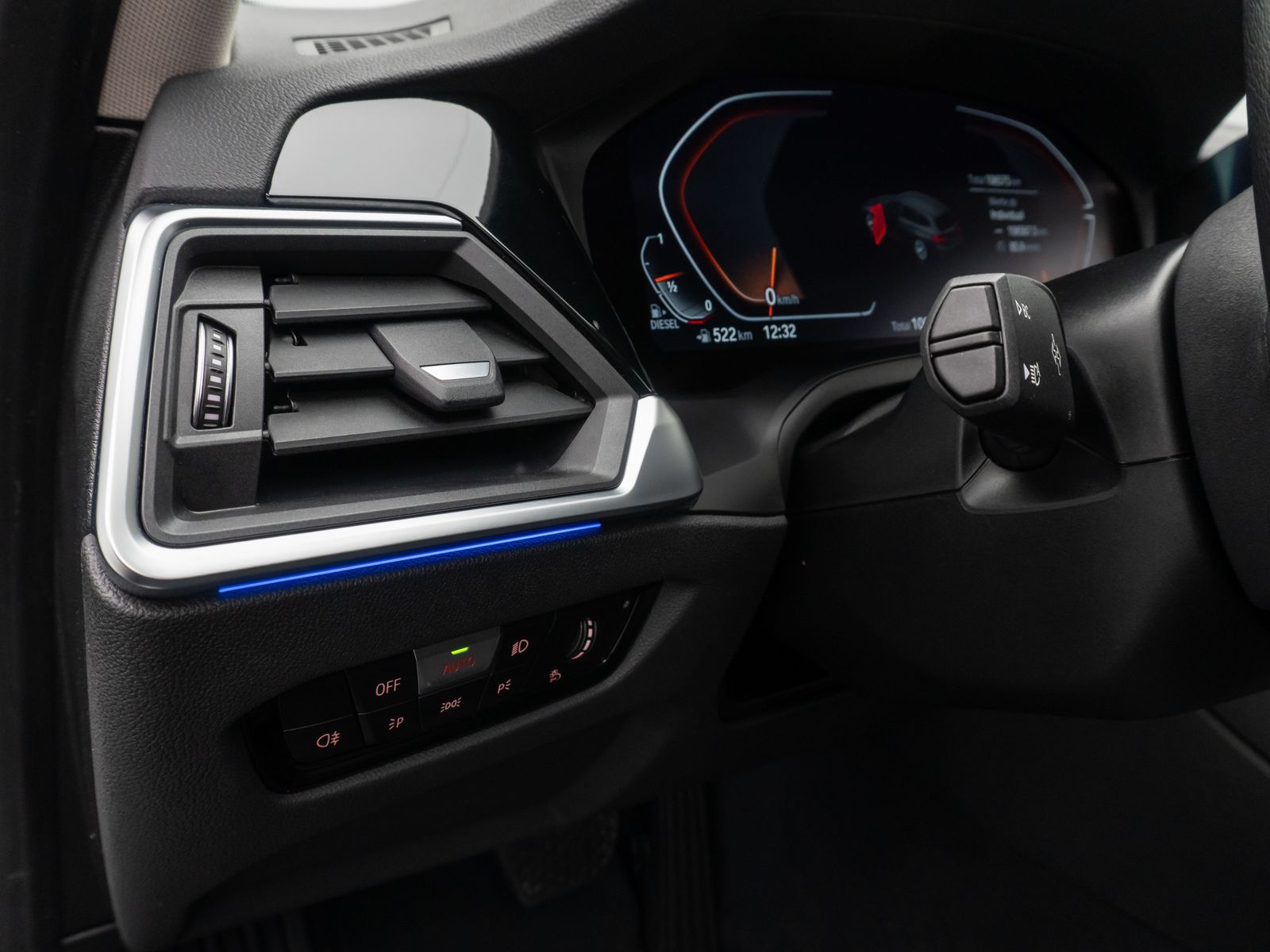 Fahrzeugabbildung BMW 320d Sport Line Kamera DAB Alarm HiFi Komfort
