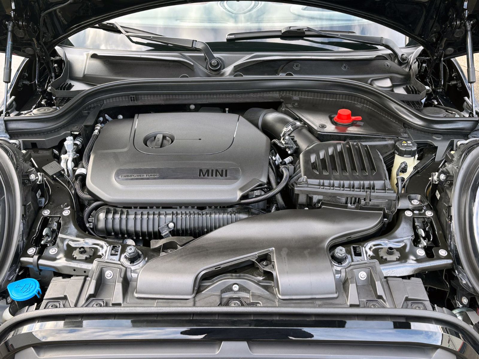 Fahrzeugabbildung MINI John Cooper Works Cabrio ACC LED KAM PDC H&K HUD