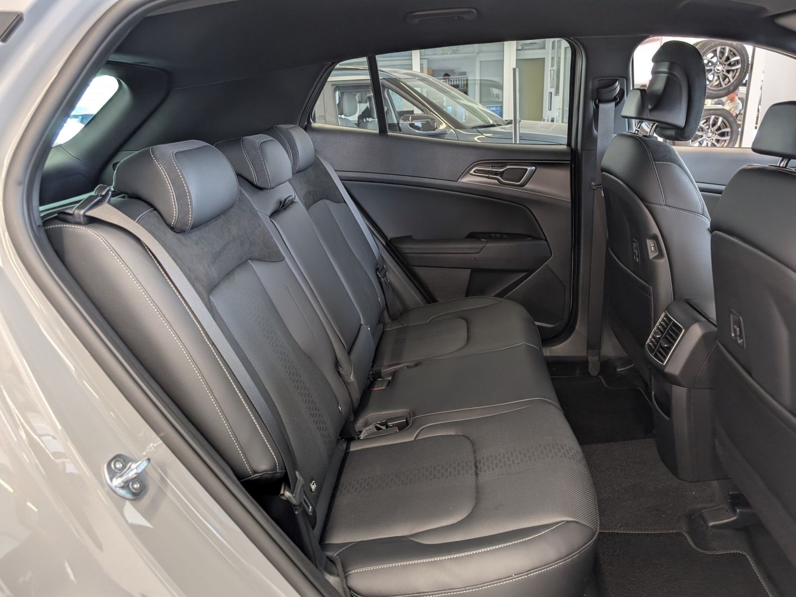 KIA Sportage 1.6 T-GDI 2WD DCT7 Black Edition – Bild 12