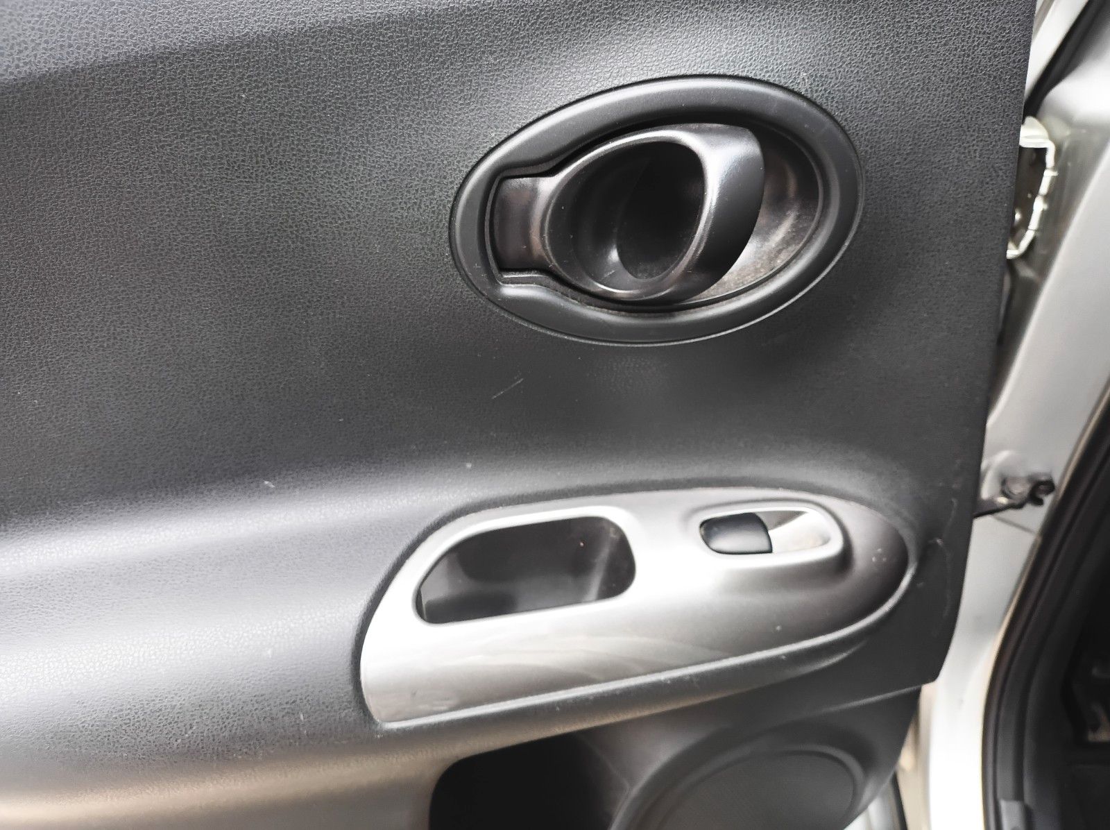Fahrzeugabbildung Nissan JUKE VISIA+AHK+NISSAN BRAKE ASSIST+KLIMA+1.HD+++
