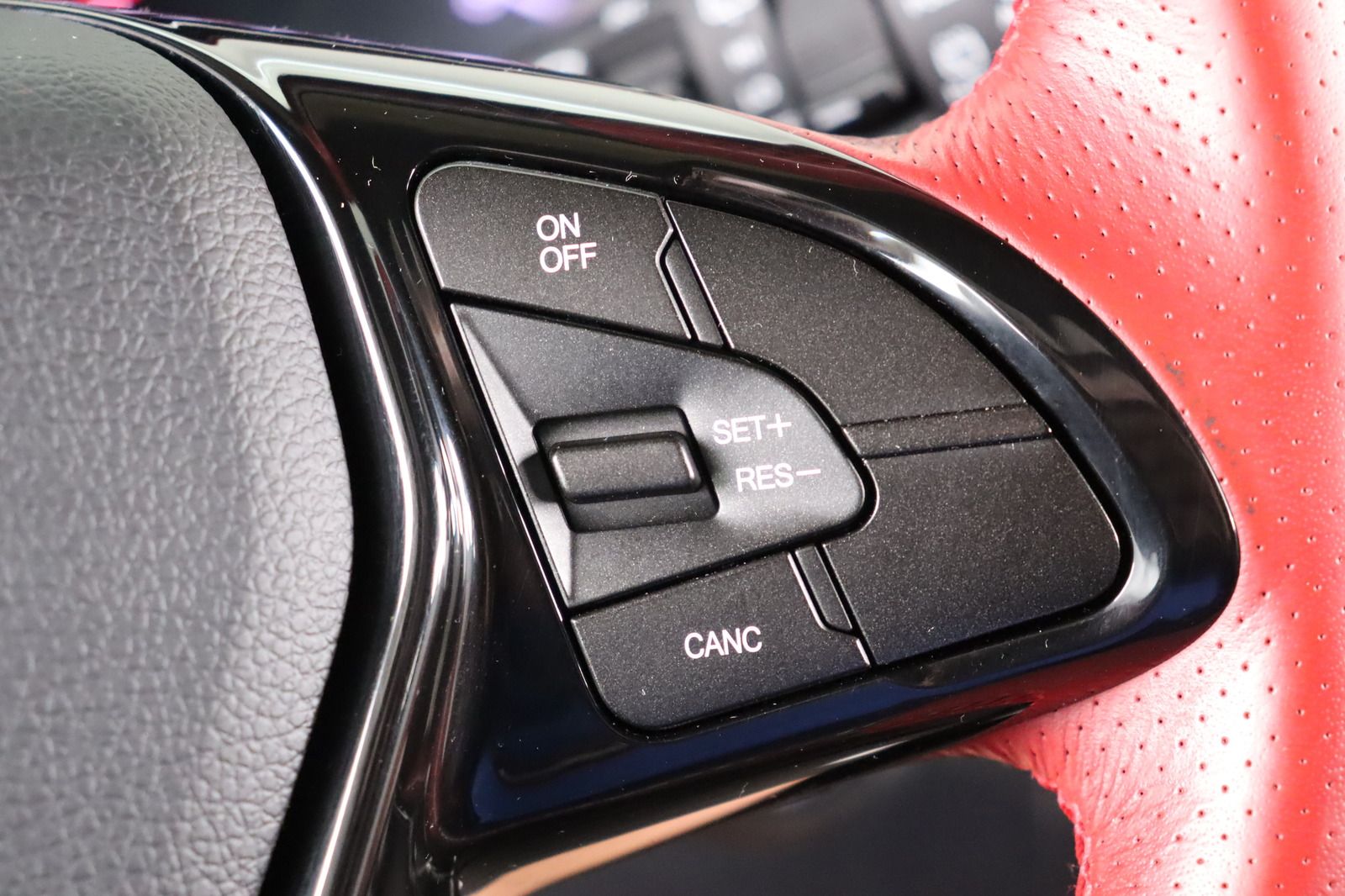 Fahrzeugabbildung Andere Ssangyong Tivoli * Leder * Navi * SHZ* e-XGi 160