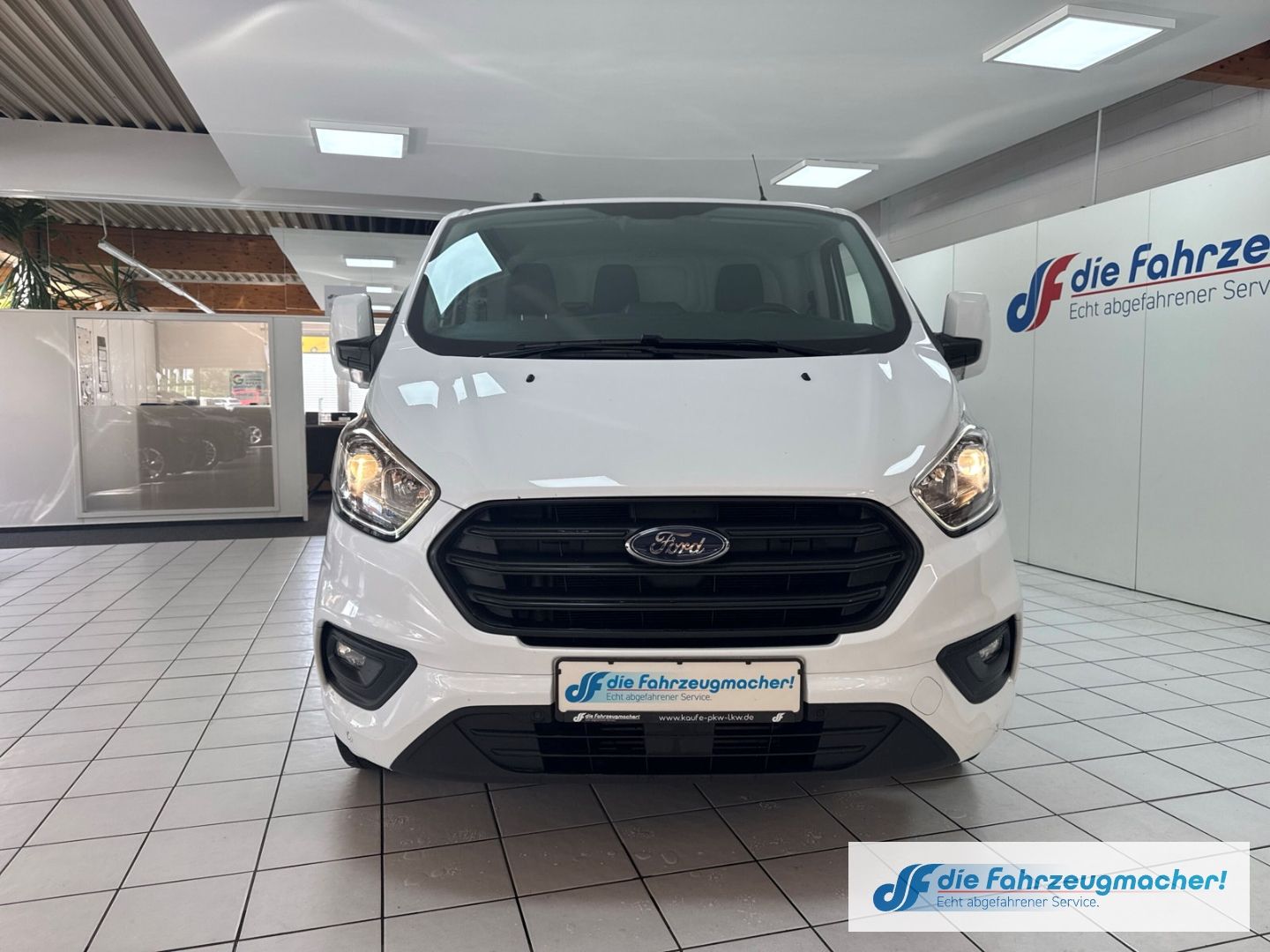Fahrzeugabbildung Ford Transit Custom Kasten 320 L2 Trend 2.0 TDCi EU6d