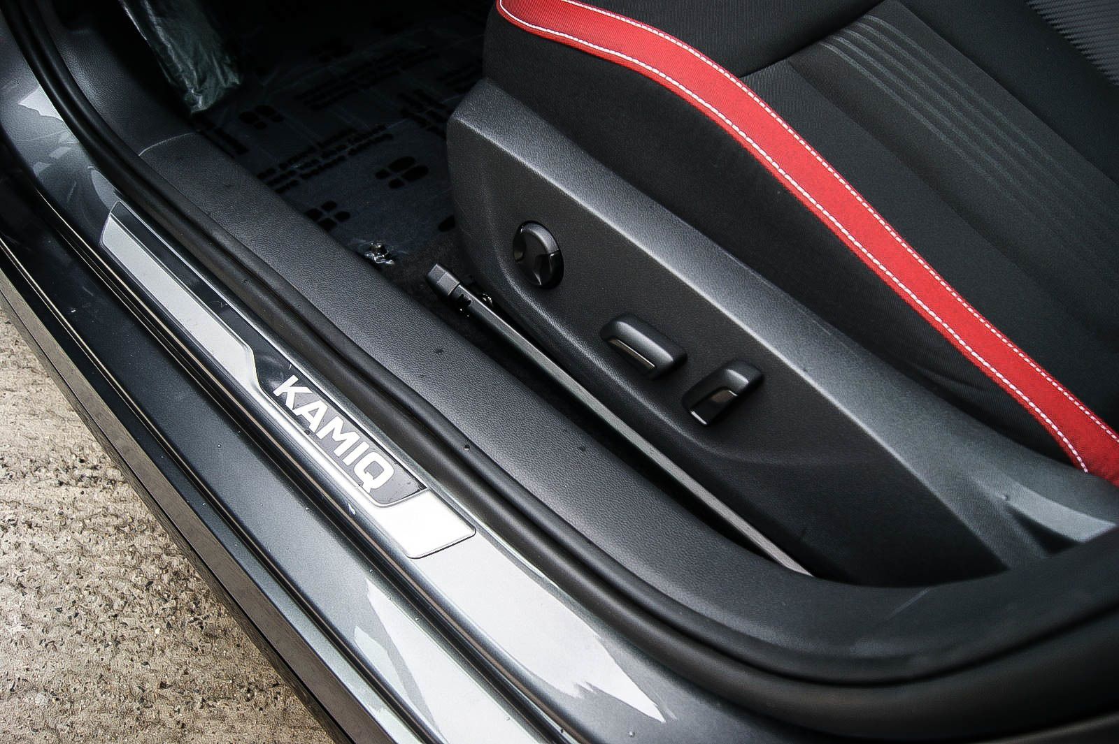Fahrzeugabbildung SKODA Kamiq 10TSI Monte Carlo PANORAMA LED ANHÄNGERKPG