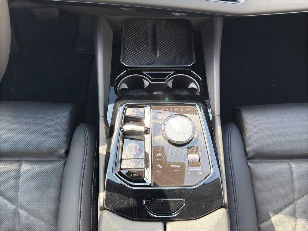 BMW 530e Lim. HYBRID LED NAVI HUD PANO ACC 360° 19"