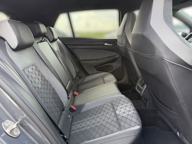 Golf 8 VIII R-Line 1.5 eTSI Navi ACC PDC v.+hi.