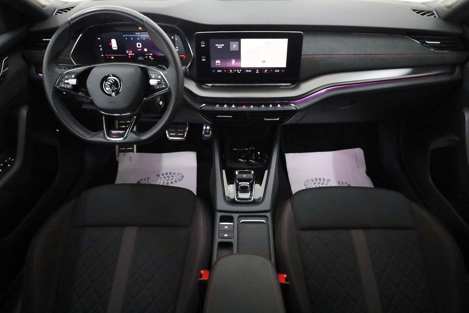 Fahrzeugabbildung SKODA Octavia Combi RS Navi,LED,HUD,ACC,Apple CarPlay