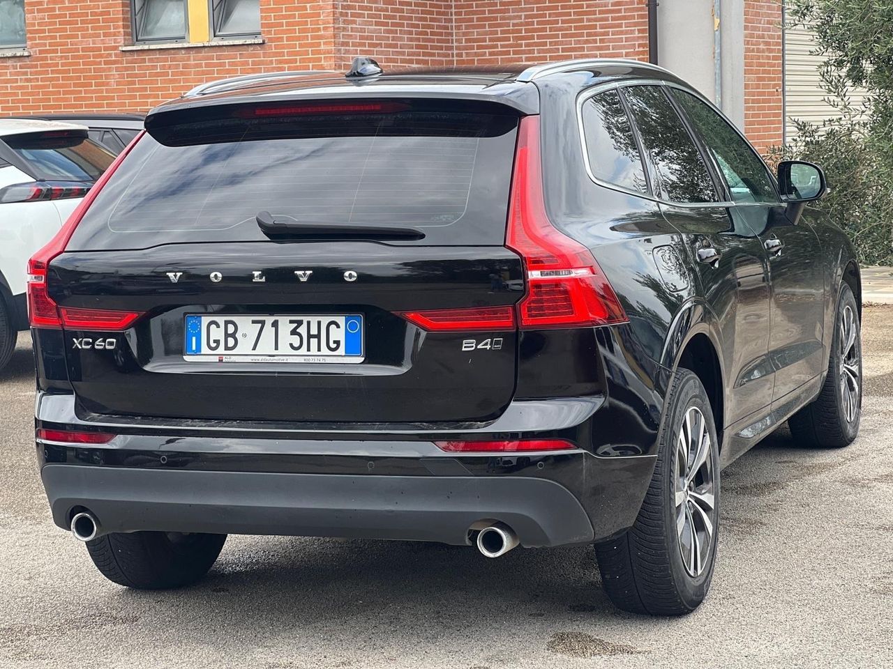 Volvo XC 60 XC60 B4 (d) AWD Geartronic R-design imagem 3
