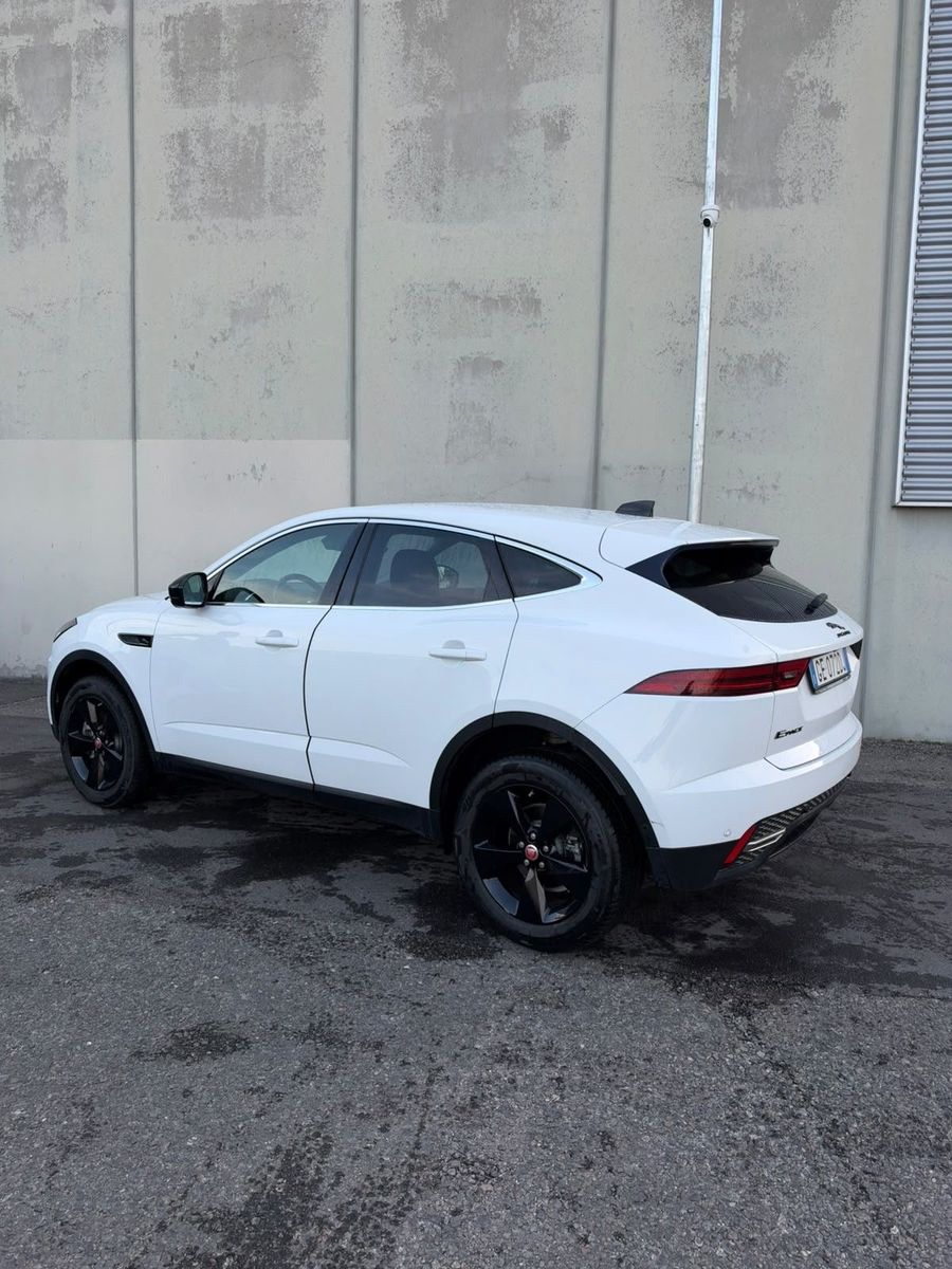 Jaguar E-Pace 2.0D I4 163 CV AWD Auto R-Dynamic  imagem 3