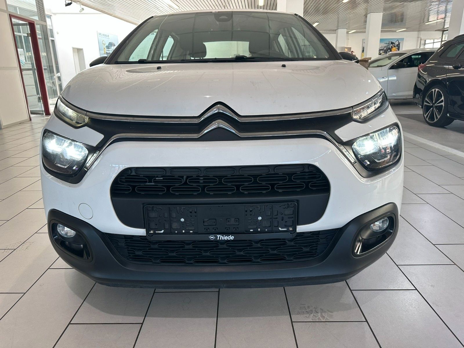 Fahrzeugabbildung Citroën C3 Feel Pack 1.2 NAVI/LED/PDC/ALU/DAB/TEMPOMAT