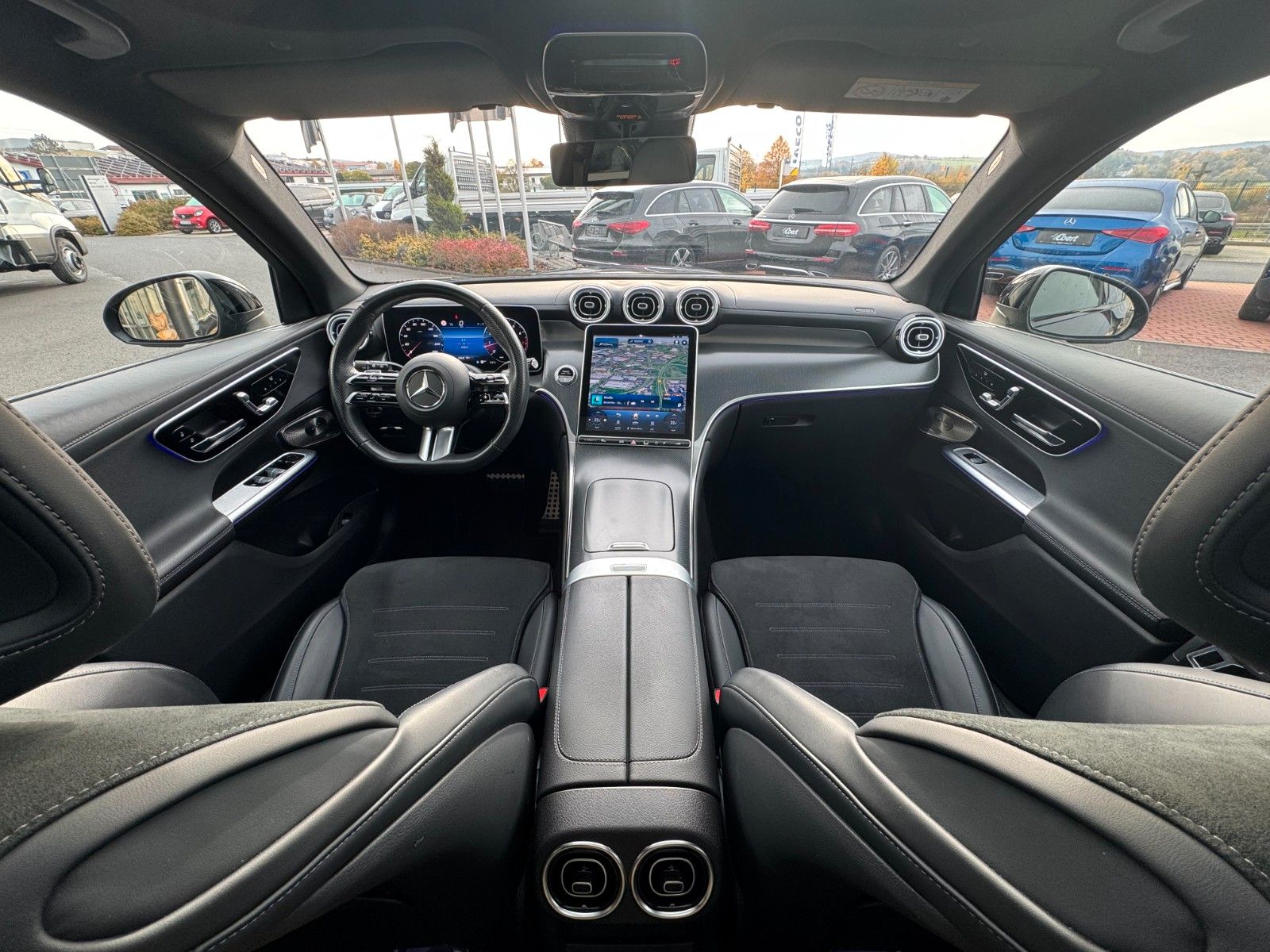Fahrzeugabbildung Mercedes-Benz GLC 300 4M+AMG+Pano+Burm+360+Memory