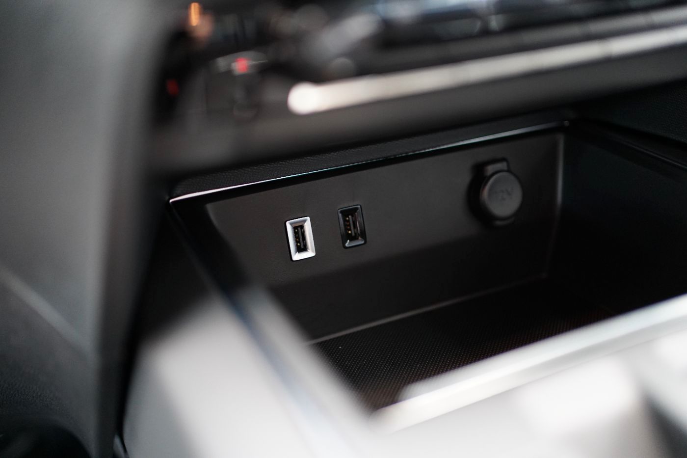 Fahrzeugabbildung Citroën C5 Aircross BlueHDi 130 EAT8 Max Automatik Navi