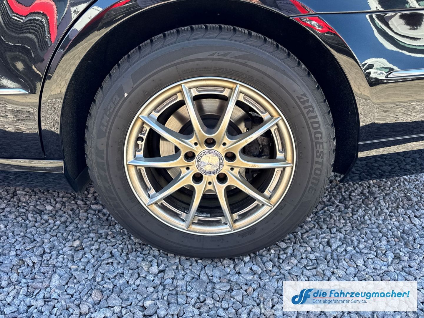 Fahrzeugabbildung Mercedes-Benz E 200 CGI BlueEfficiency Navi Bi-Xenon Kurvenlic