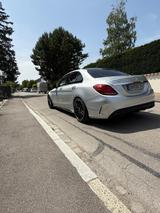Mercedes-Benz C 63 AMG Mercedes-AMG C 63 S Mercedes-AMG S - silberne Mercedes-Benz C 63 AMG