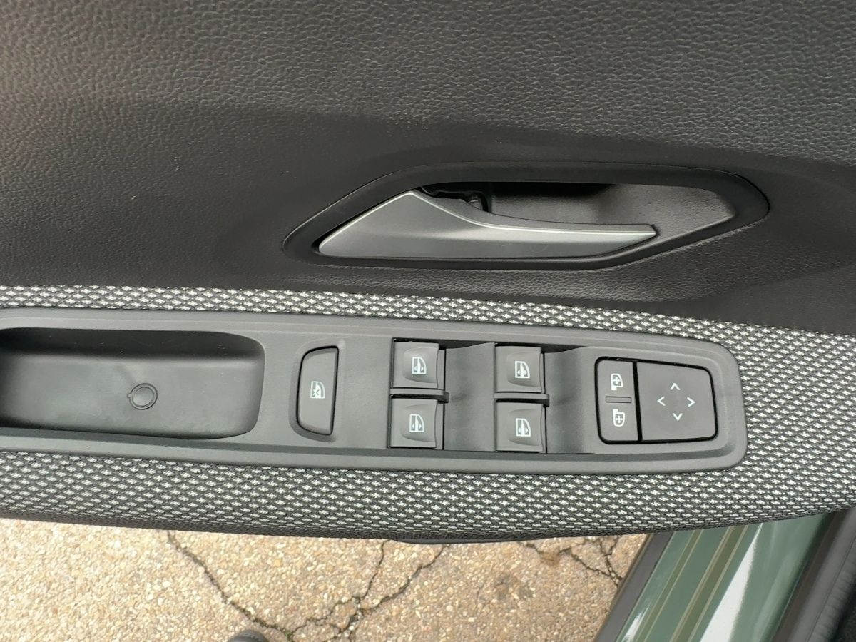 Fahrzeugabbildung Dacia Jogger Expression TCe 110 7-Sitzer SHZ Kamera