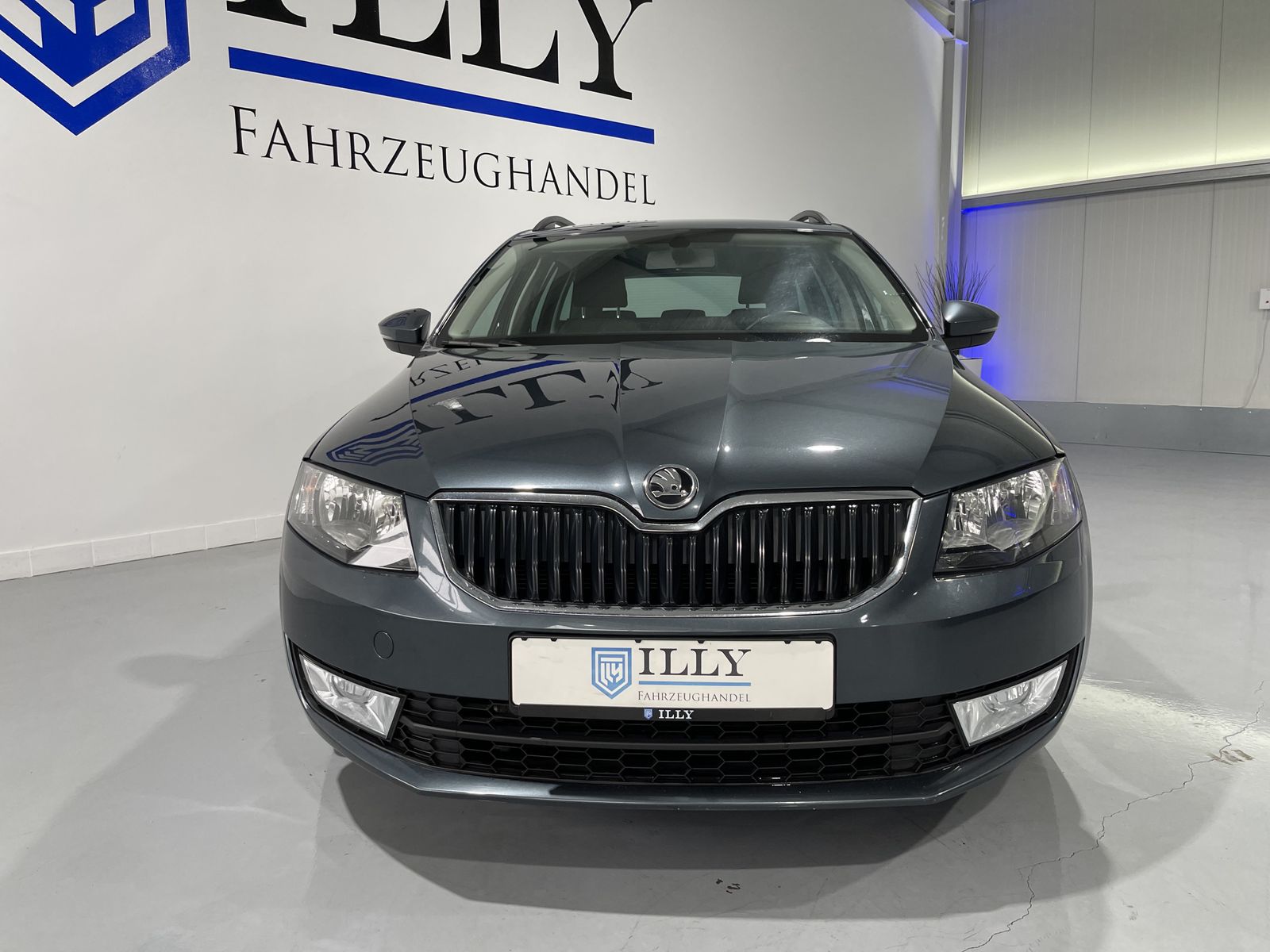 Fahrzeugabbildung SKODA Octavia Ambition 2.0 TDI*Navi*PDC*SHZ*Temp*