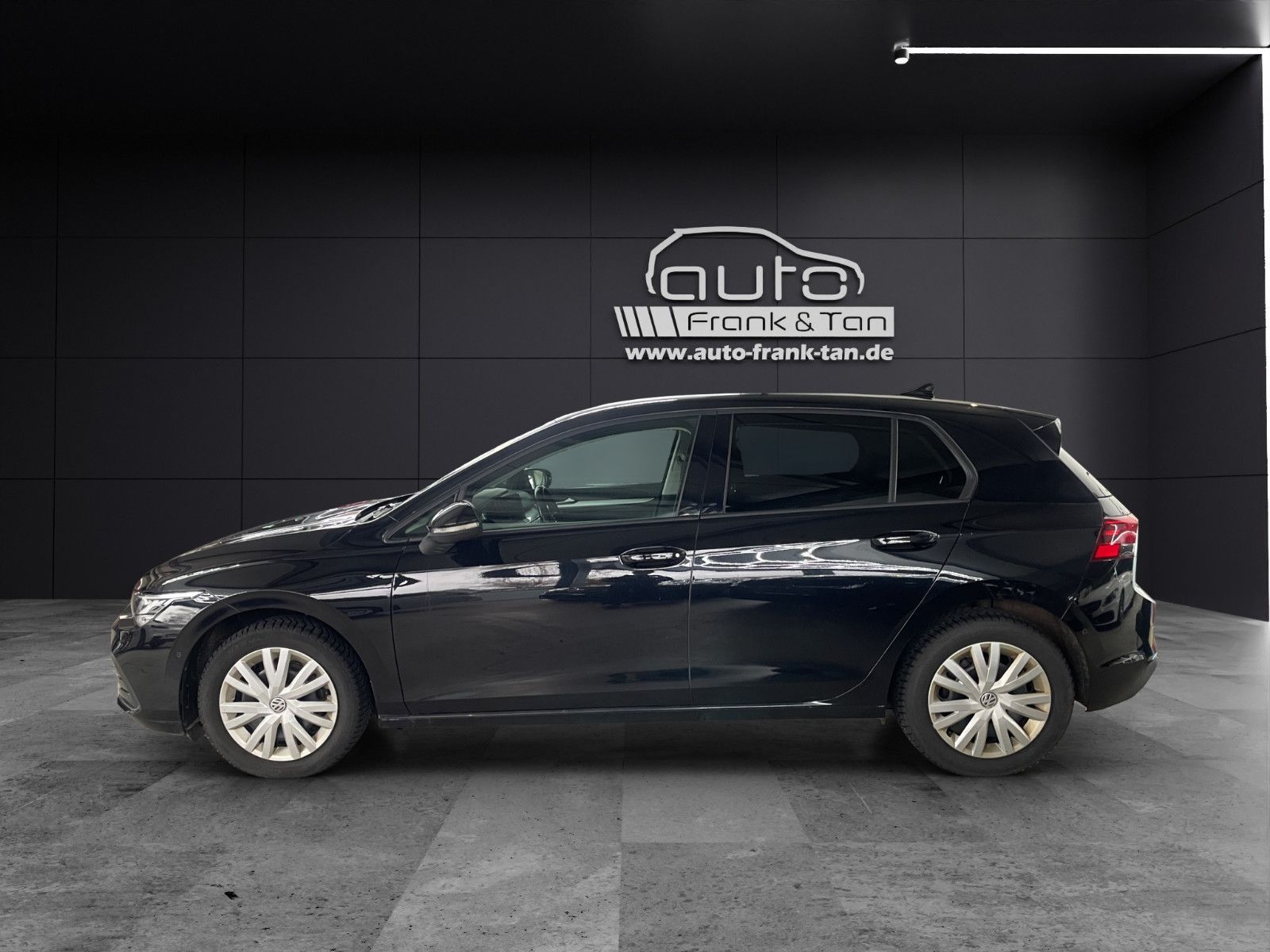 Fahrzeugabbildung Volkswagen Golf VIII*Standheizung*Kamera*Navi*ACC*SitzHZ*