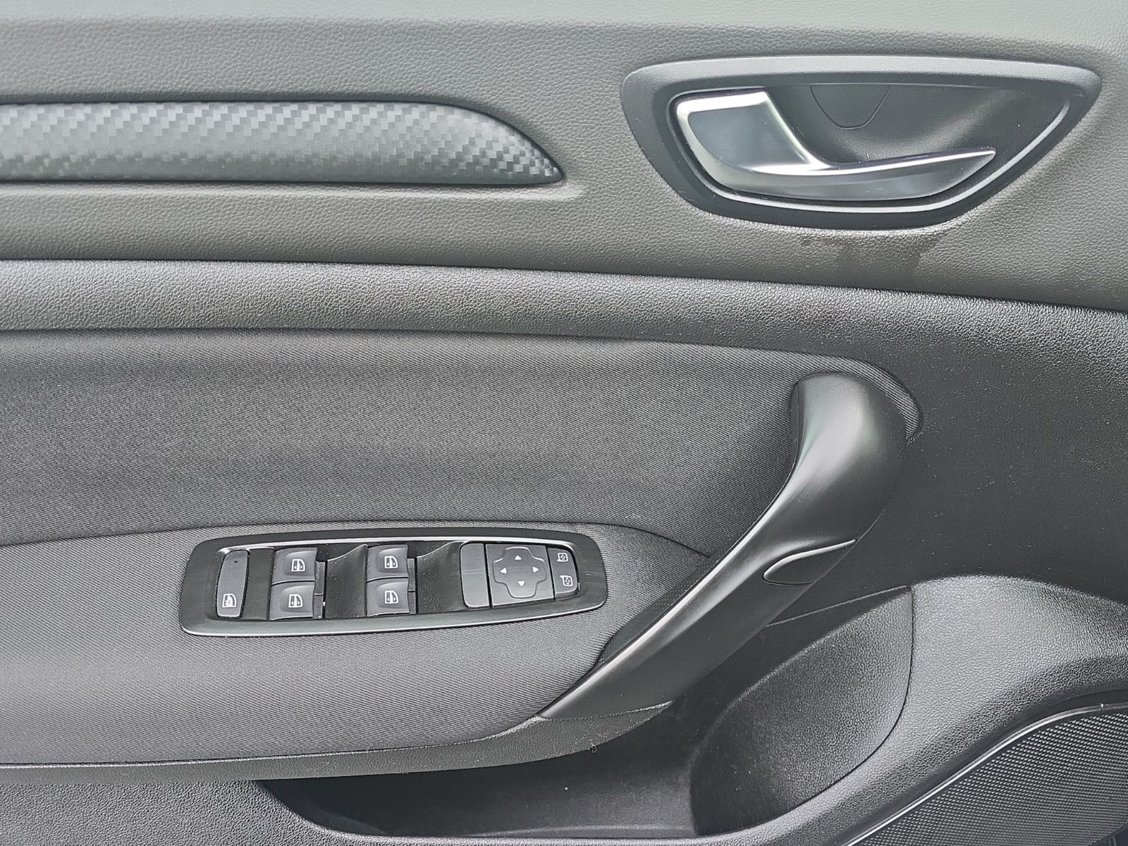 Fahrzeugabbildung Renault Megane IV Play NAVI+PDC+SHZ AUS 1.HAND