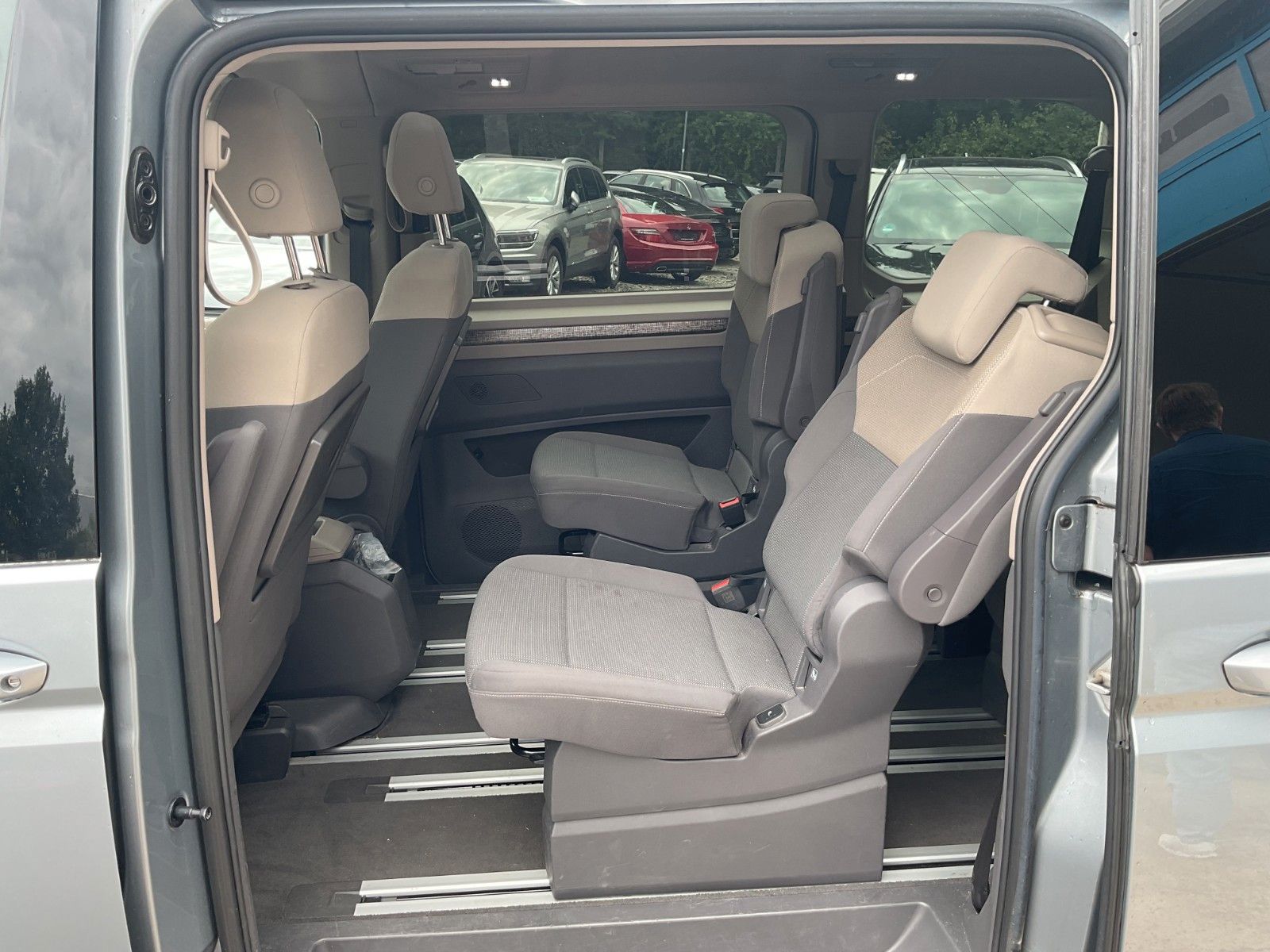 Volkswagen T7 Multivan eHybrid LED AHK PANO ACC Kamera foto 16
